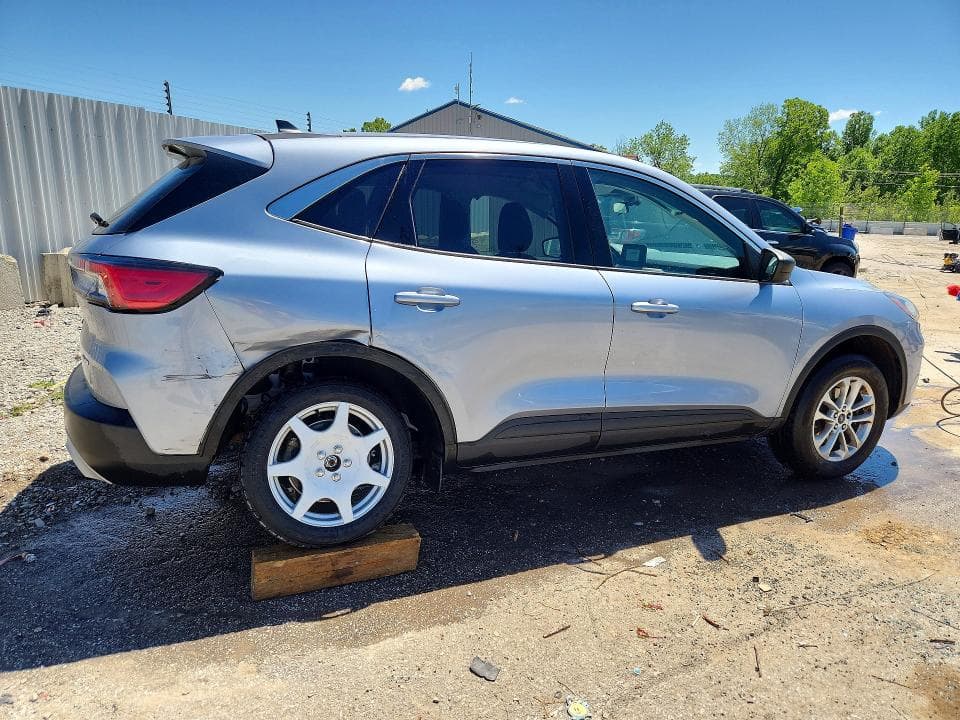 2022 FORD ESCAPE SE 3