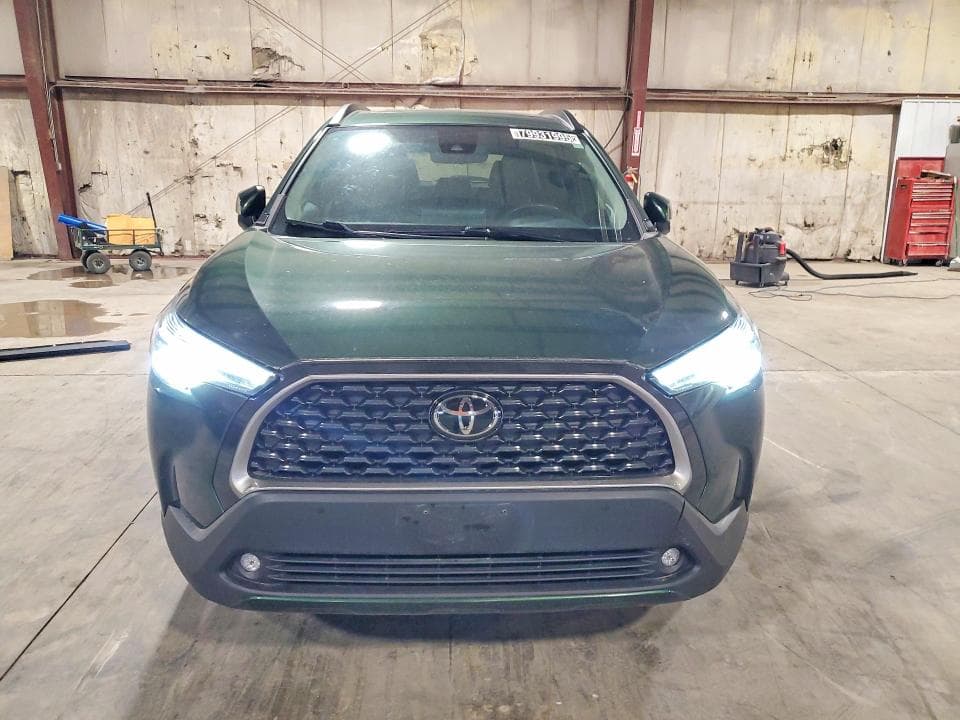 2022 TOYOTA COROLLA CROSS XLE 5