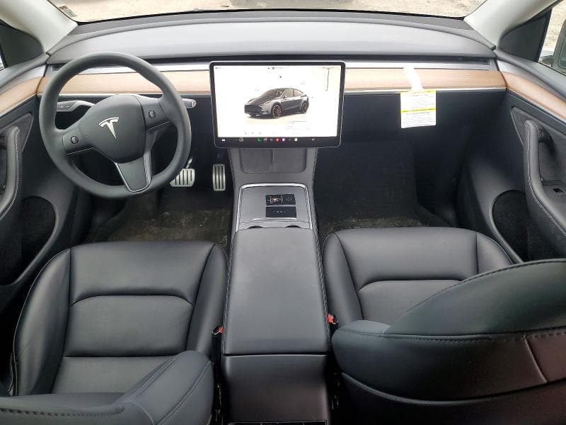 2023 TESLA MODEL Y 8