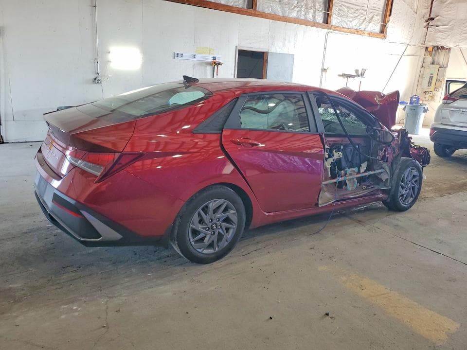 2024 HYUNDAI ELANTRA SEL 3