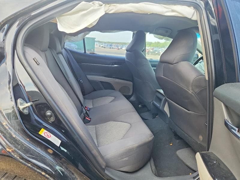 2018 TOYOTA CAMRY LE 10