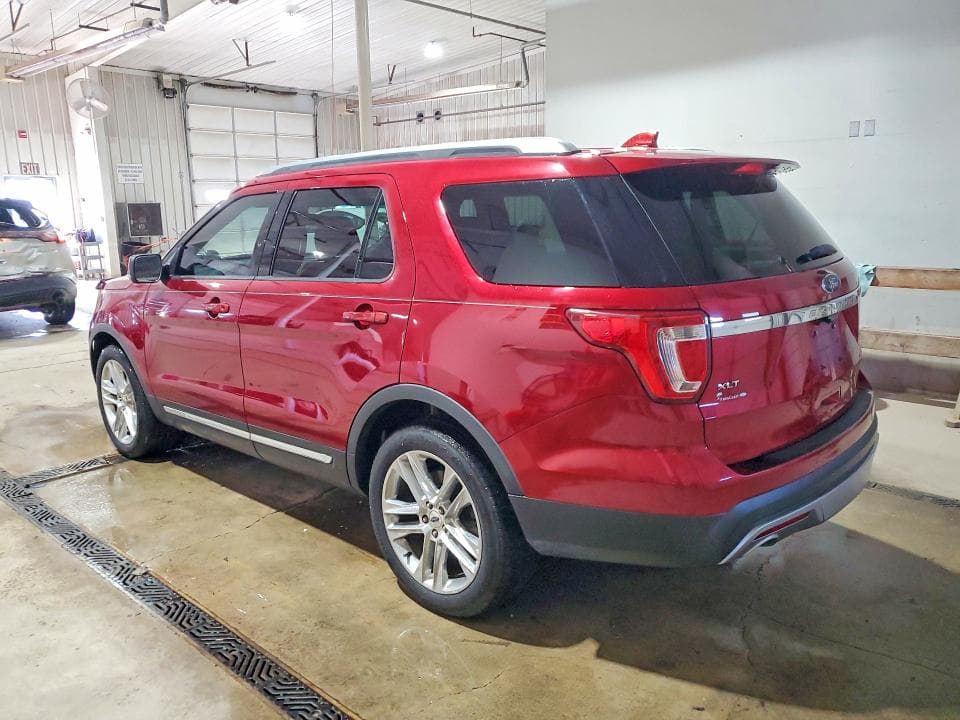 2017 FORD EXPLORER XLT 2