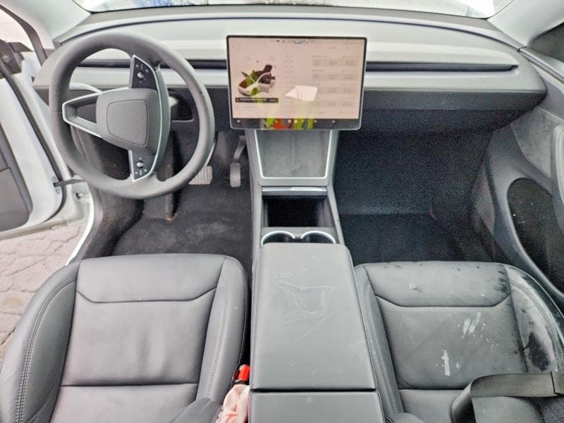 2026 TESLA MODEL Y 8
