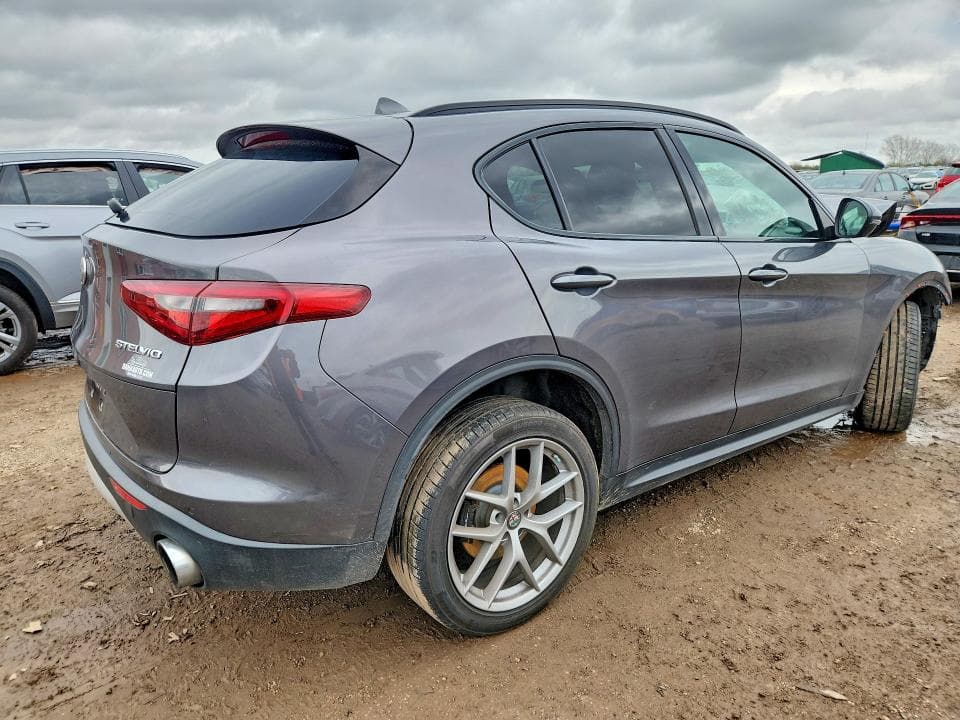 2018 ALFA ROMEO STELVIO TI SPORT 3