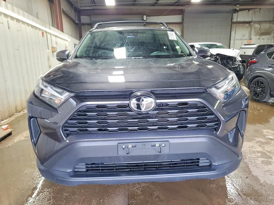 2025 TOYOTA RAV4 XLE 5