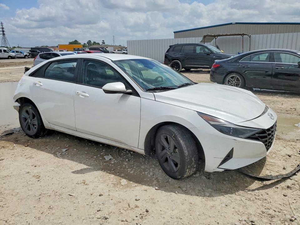 2021 HYUNDAI ELANTRA SEL 4