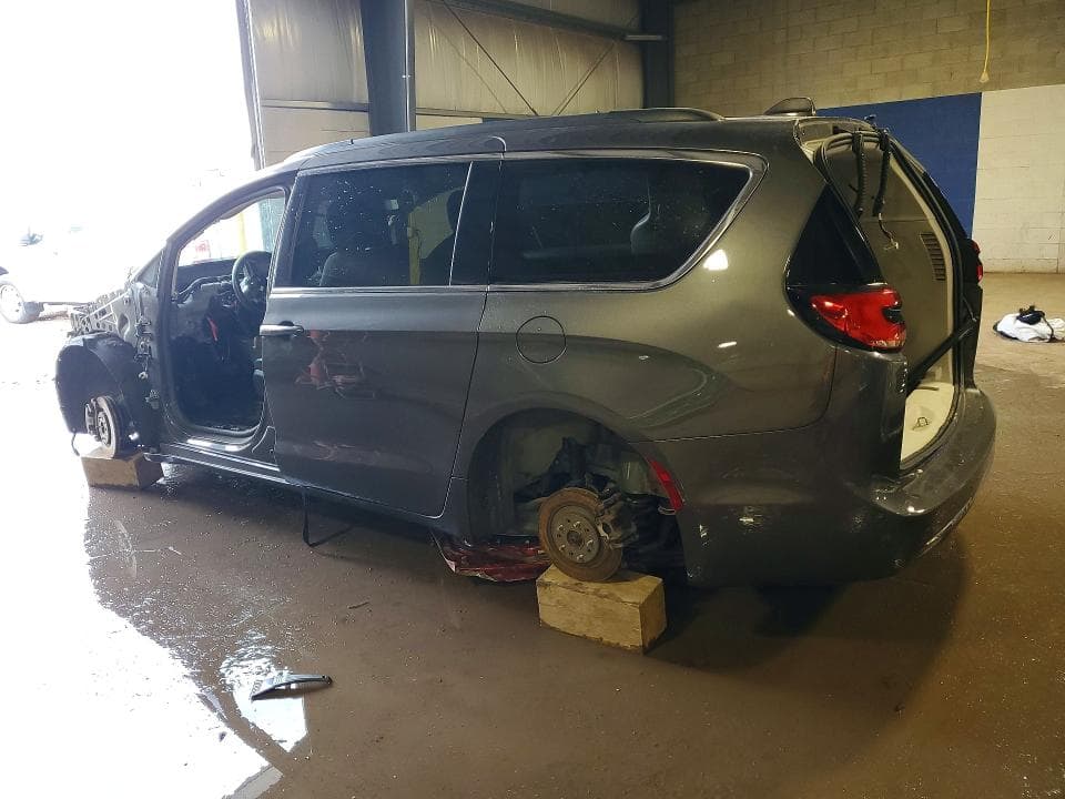 2022 CHRYSLER PACIFICA TOURING L 2