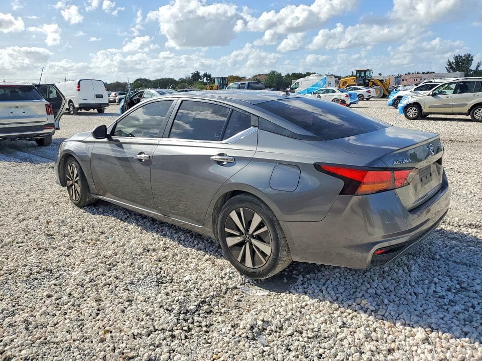 2022 NISSAN ALTIMA SV 2