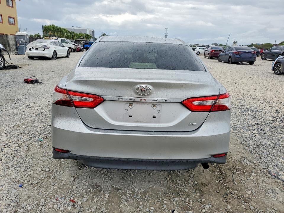 2018 TOYOTA CAMRY LE 6
