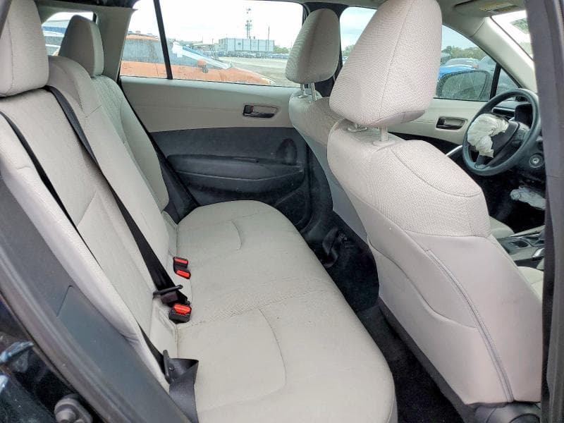 2025 TOYOTA COROLLA CROSS L 10
