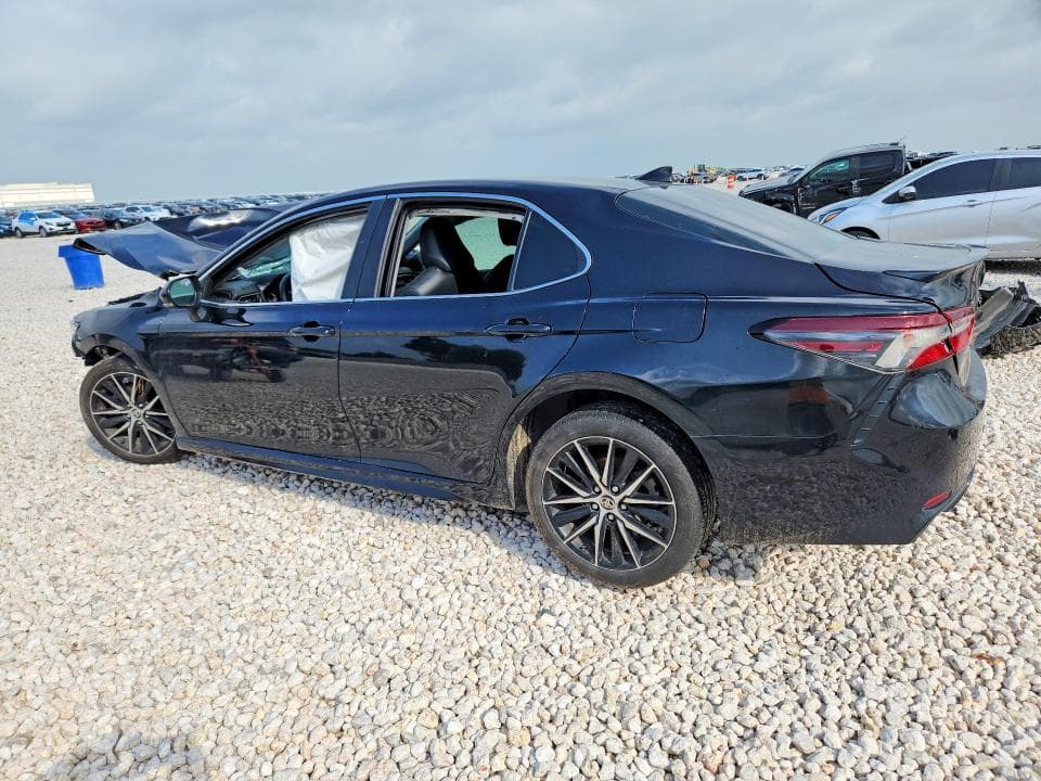 2022 TOYOTA CAMRY SE 2