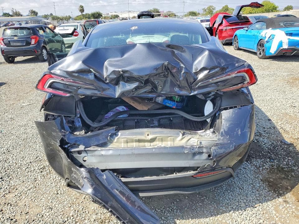 2025 TESLA MODEL 3 6