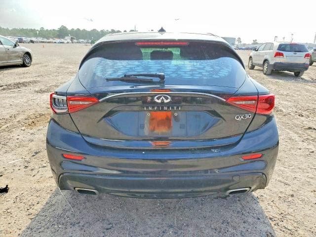 2017 INFINITI QX30 BASE 6