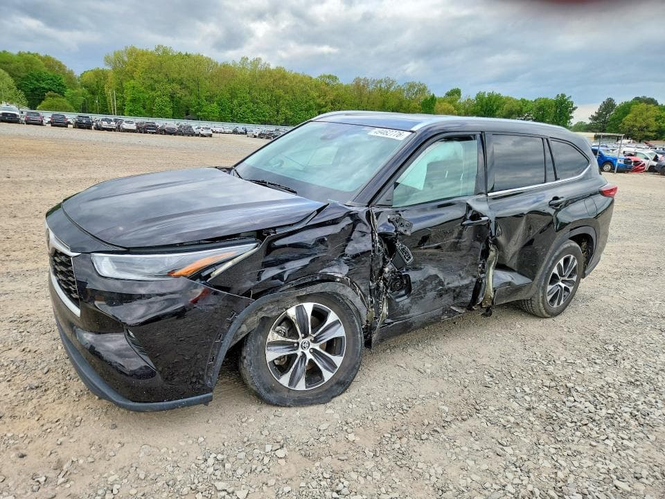 2021 TOYOTA HIGHLANDER XLE - 1