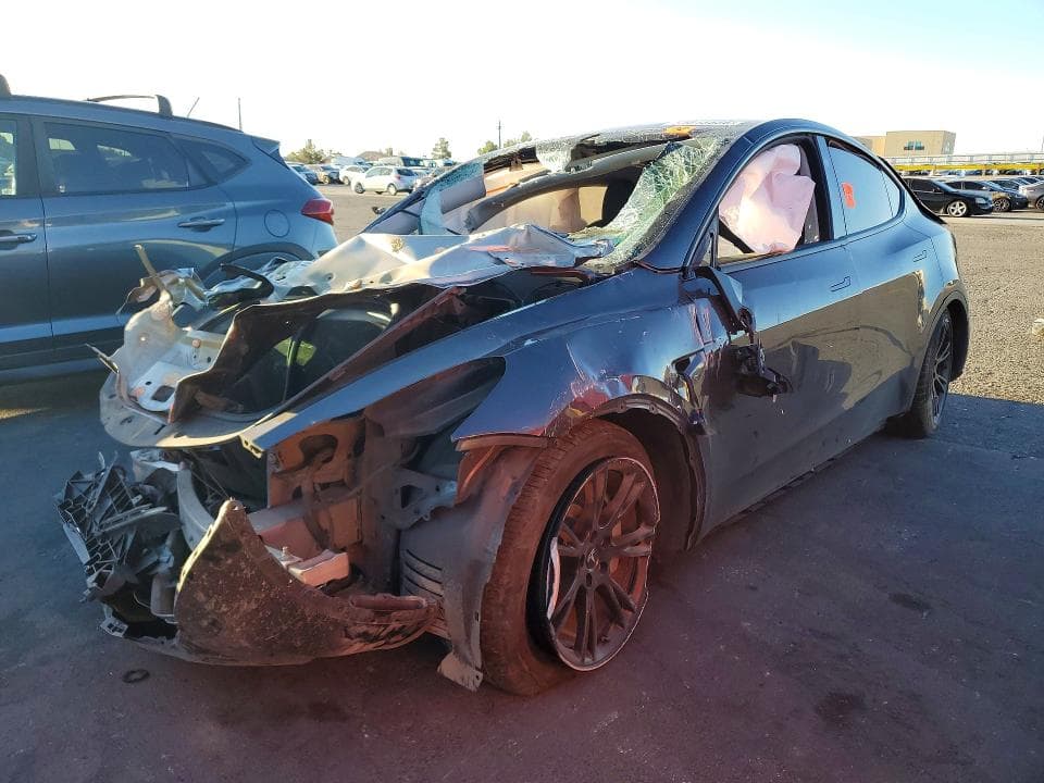 2025 TESLA MODEL Y - 1