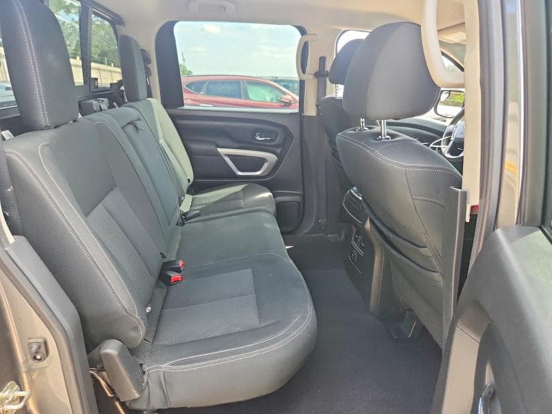 2017 NISSAN TITAN S 10
