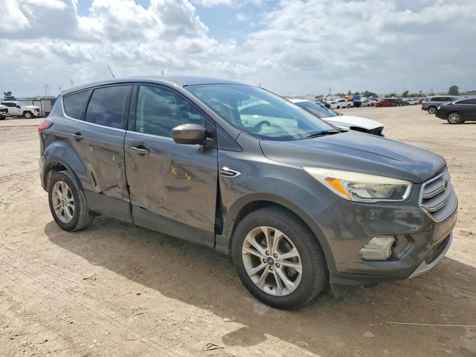 2019 FORD ESCAPE SE 4