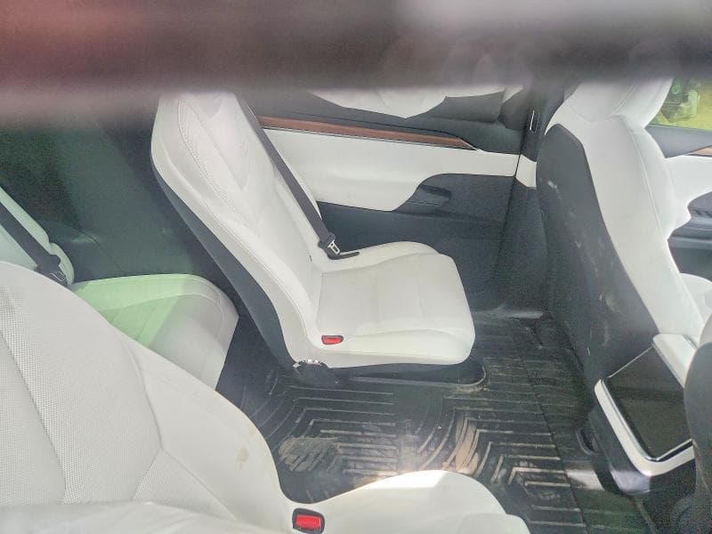 2026 TESLA MODEL X 10