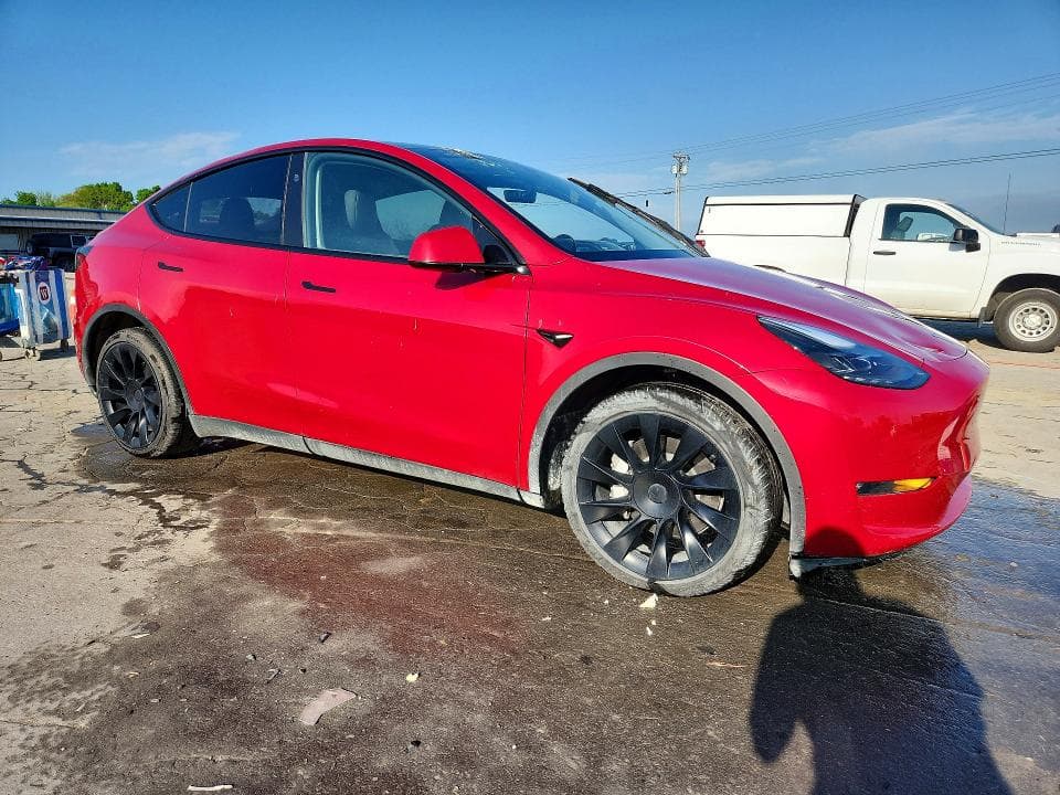 2023 TESLA MODEL Y 4