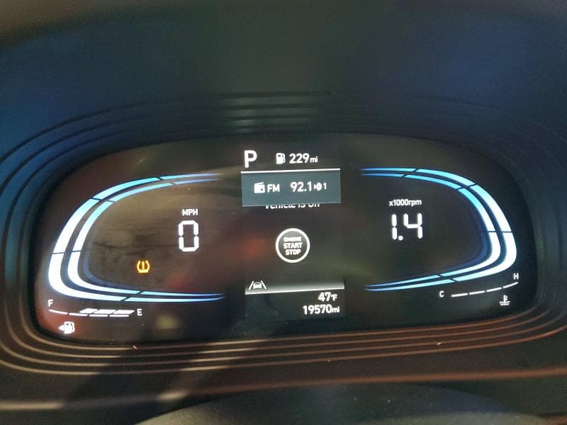 2025 HYUNDAI VENUE SEL 9