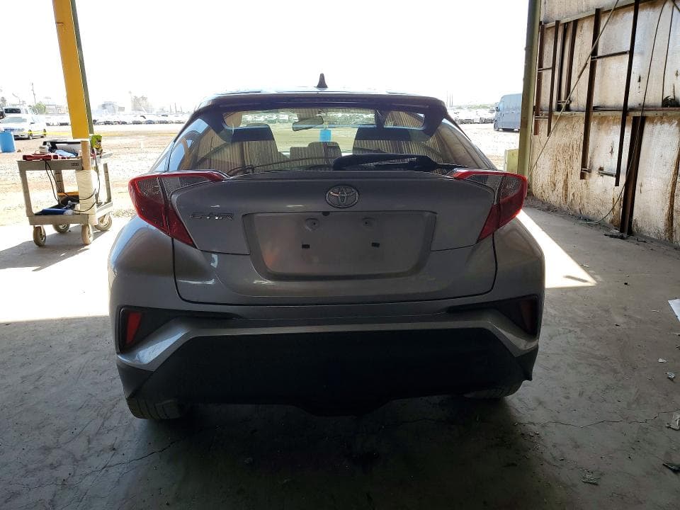 2019 TOYOTA C-HR XLE 6