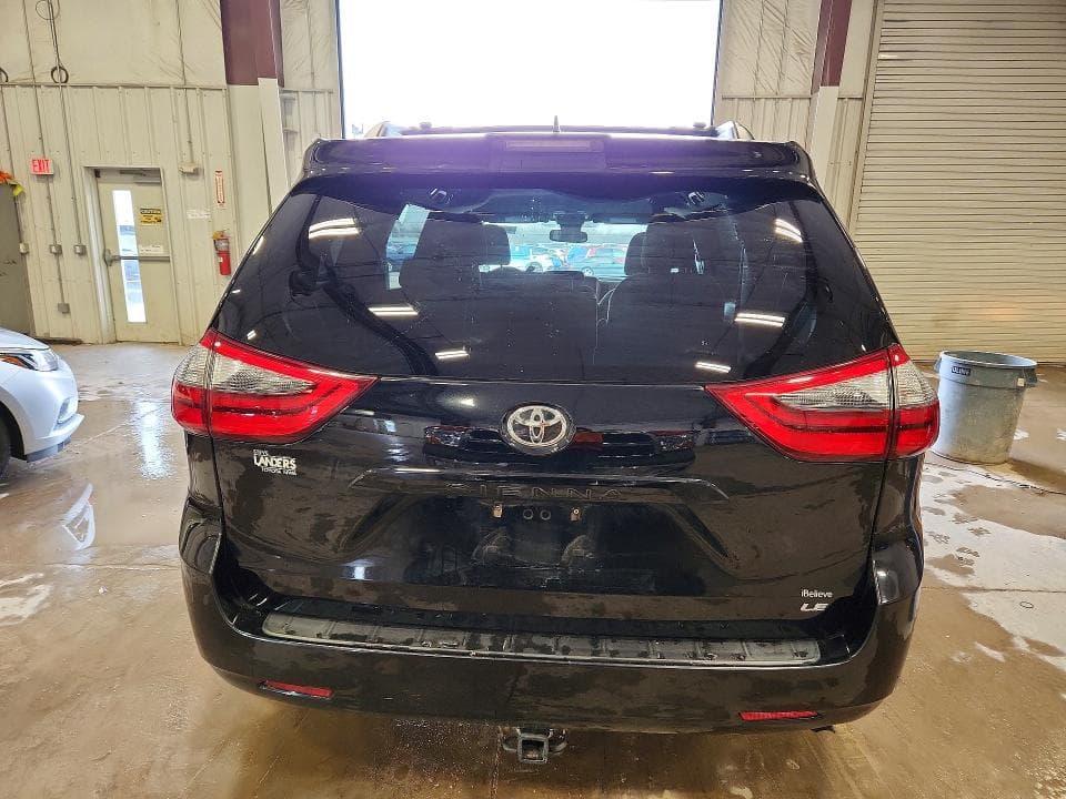 2020 TOYOTA SIENNA LE 6