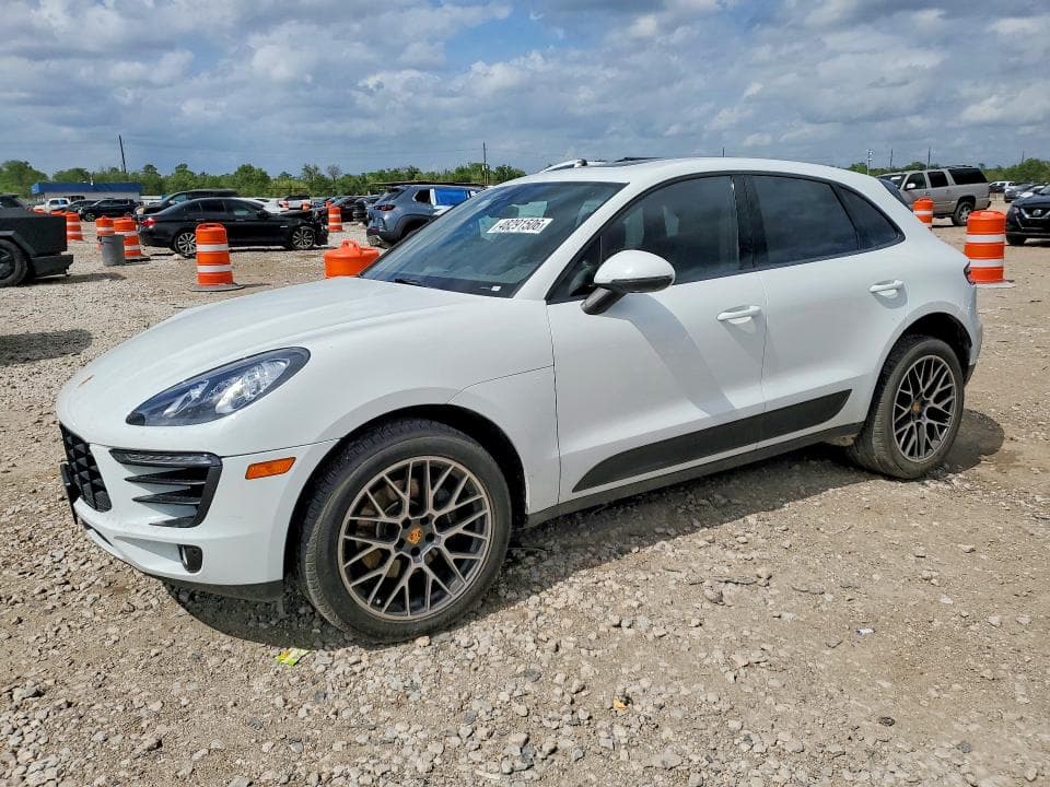 2017 PORSCHE MACAN - 1