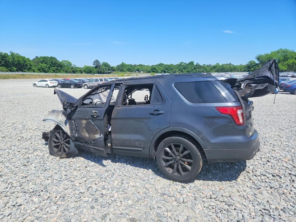 2017 FORD EXPLORER XLT 2