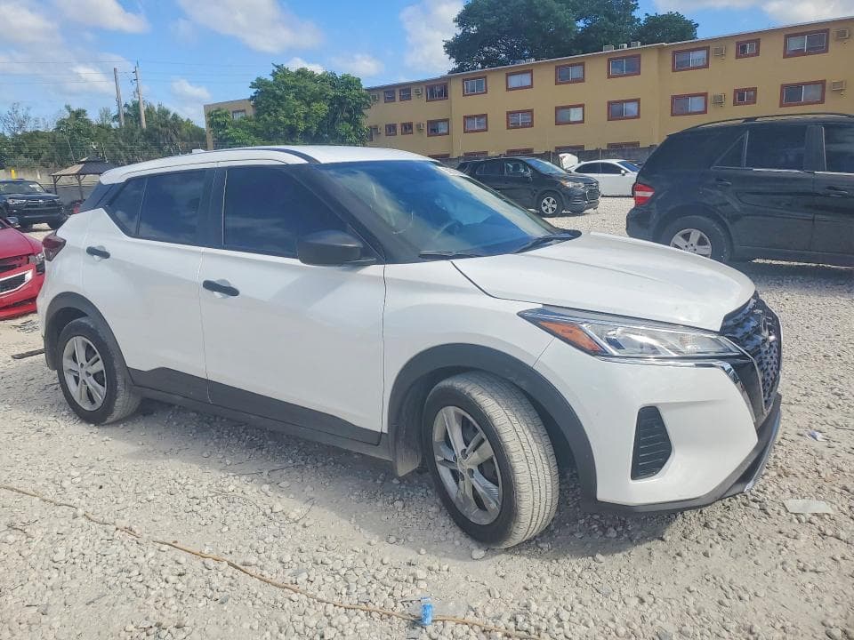 2024 NISSAN KICKS S 4
