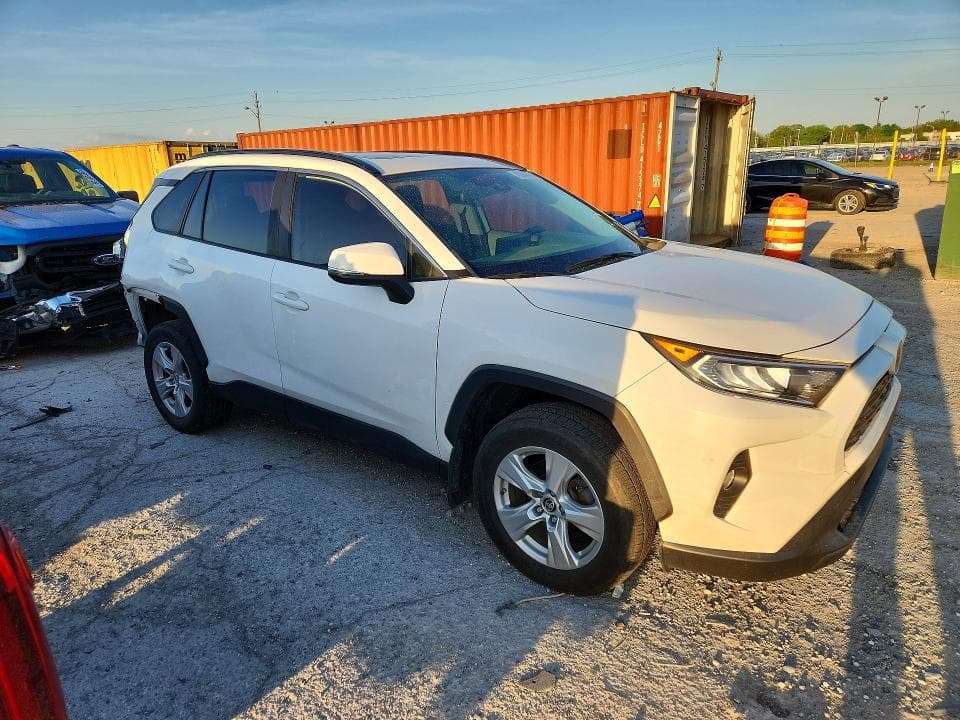 2019 TOYOTA RAV4 XLE 4
