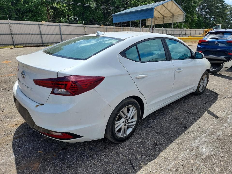 2020 HYUNDAI ELANTRA SEL 3
