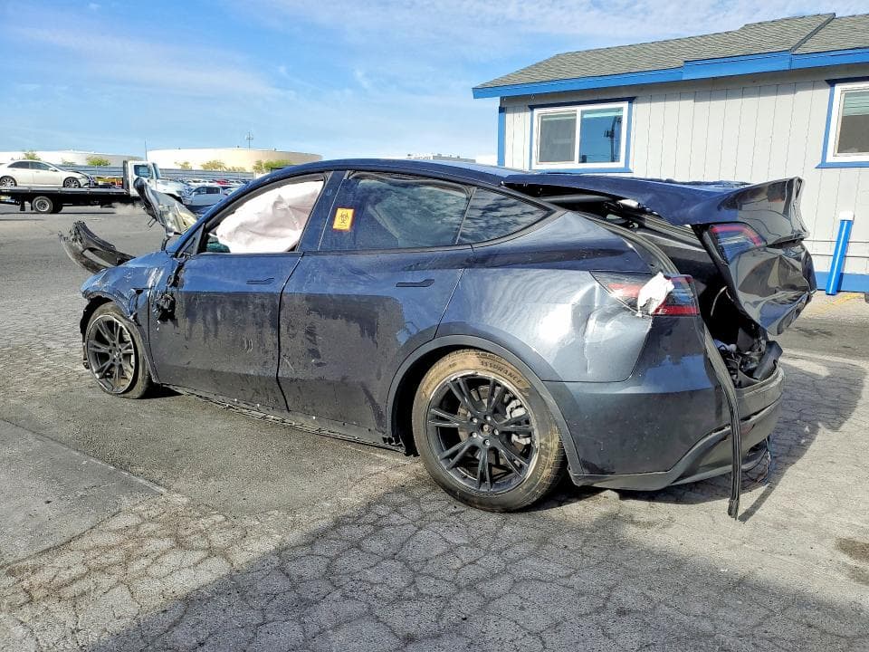 2025 TESLA MODEL Y 2
