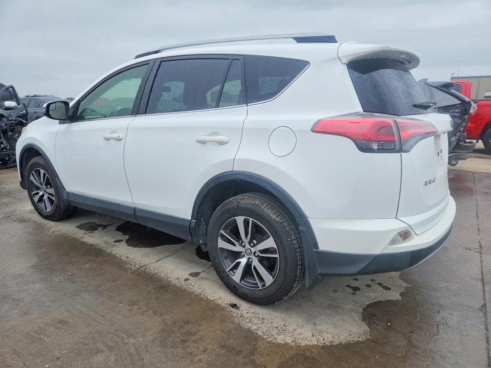 2017 TOYOTA RAV4 XLE 2