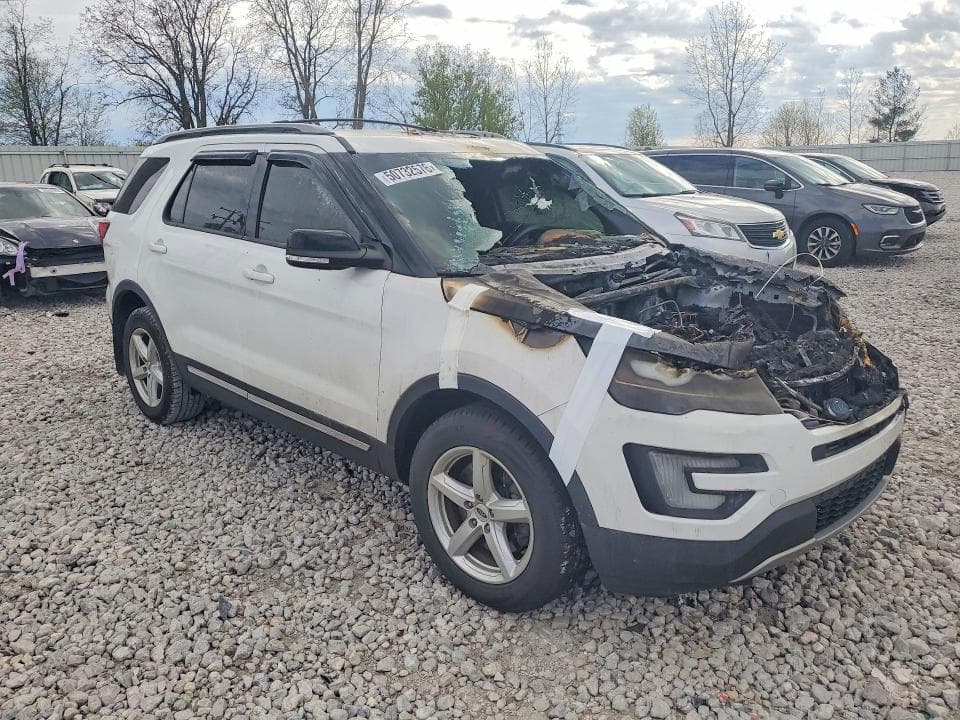 2017 FORD EXPLORER XLT 4