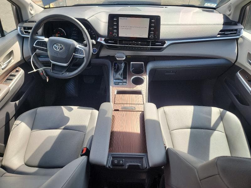 2024 TOYOTA SIENNA XLE 7-PASSENGER 8