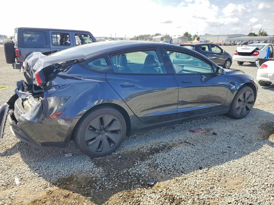 2025 TESLA MODEL 3 3