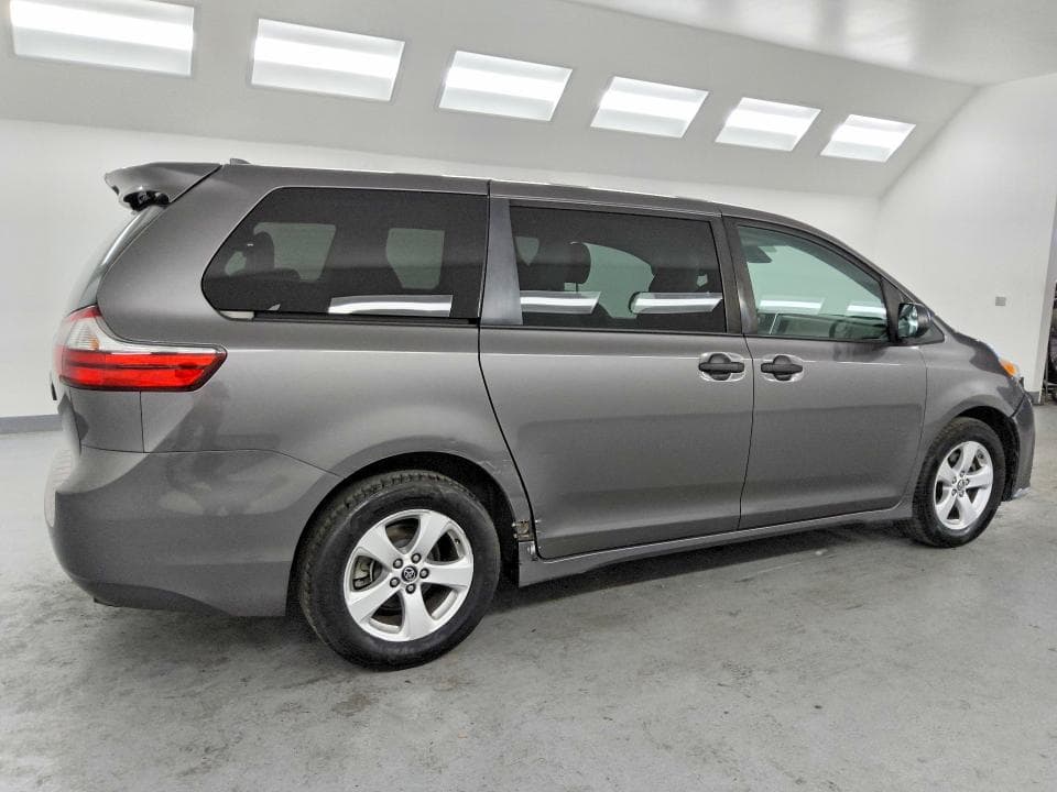 2020 TOYOTA SIENNA L 7-PASSENGER 3