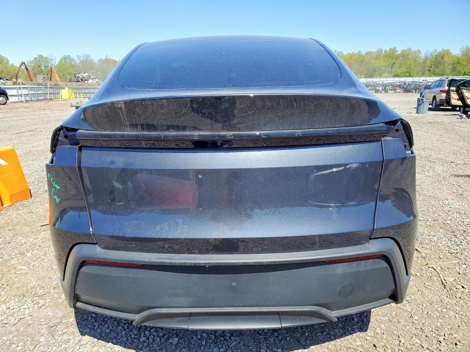 2026 TESLA MODEL Y 6