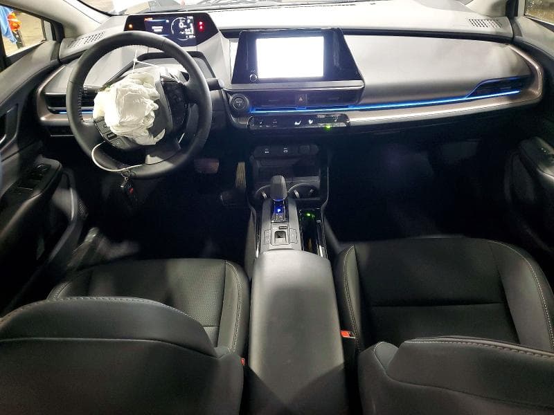2025 TOYOTA PRIUS XLE 8