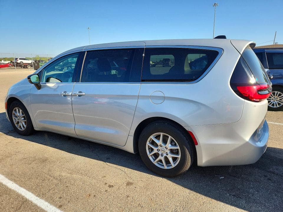2024 CHRYSLER PACIFICA TOURING L 2