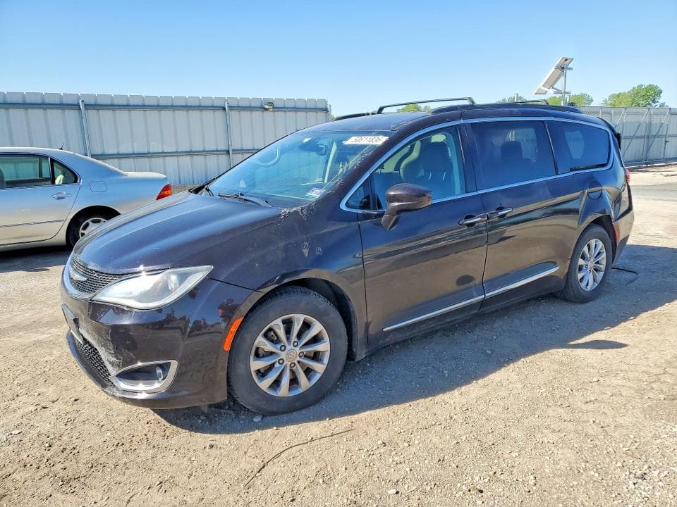 2017 CHRYSLER PACIFICA - 1