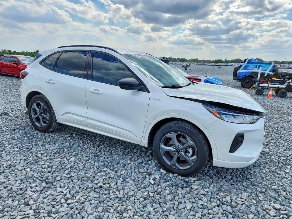 2024 FORD ESCAPE ST LINE 4