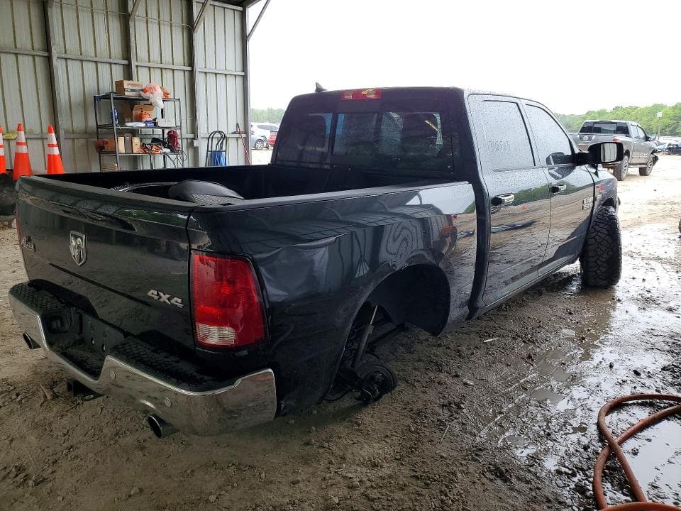 2018 RAM 1500 SLT 3