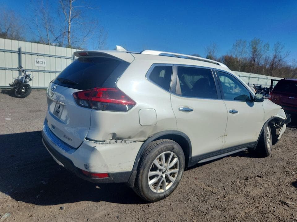 2018 NISSAN ROGUE SV 3