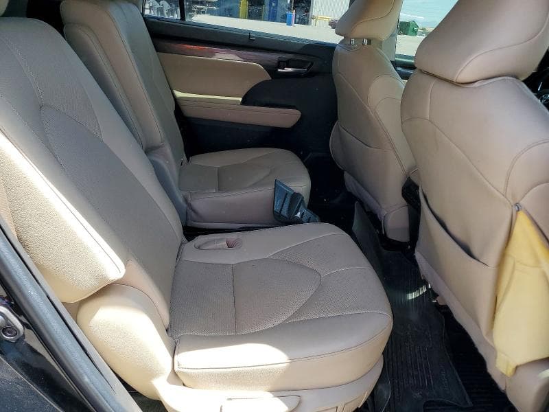 2023 TOYOTA HIGHLANDER LIMITED 10