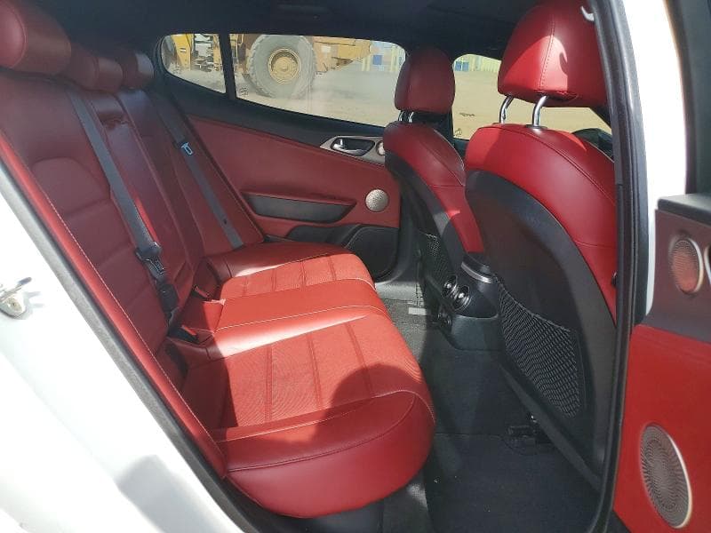 2019 KIA STINGER GT2 10