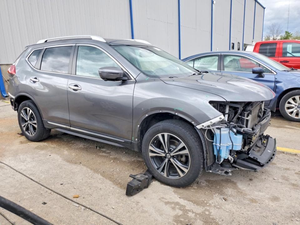 2017 NISSAN ROGUE SL 4