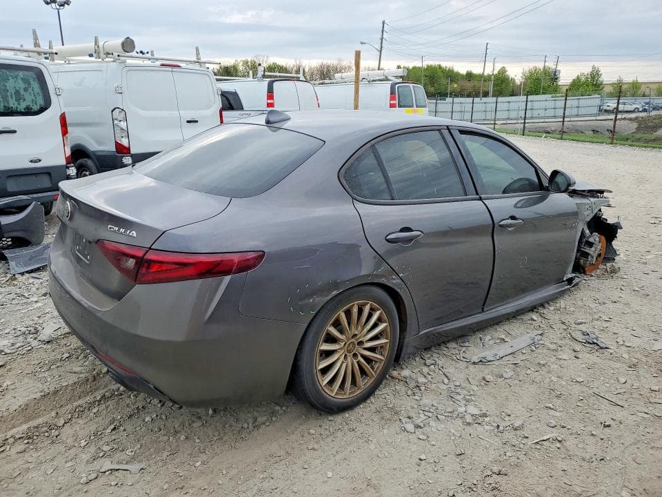 2022 ALFA ROMEO GIULIA 3