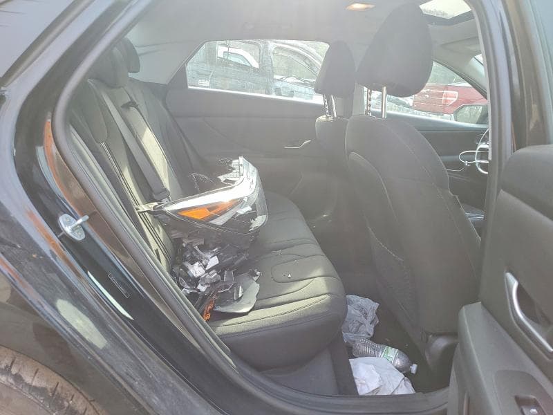 2021 HYUNDAI ELANTRA SEL 10