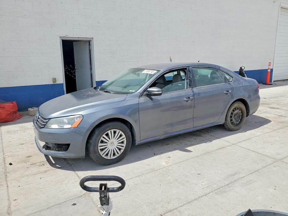 2014 VOLKSWAGEN PASSAT S - 1